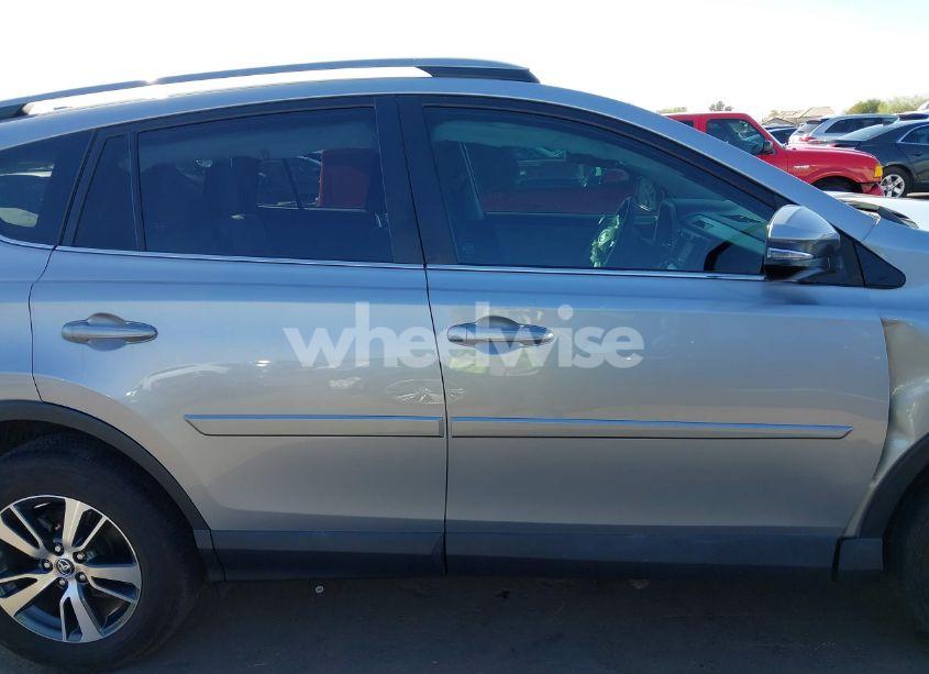 Photo 13 of 2017 Toyota Rav4 XLE (VIN 2T3WFREV2HW405480)