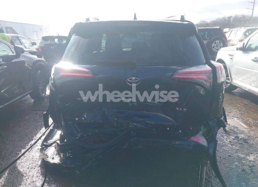 Photo 16 of 2018 Toyota Rav4 ADVENTURE/XLE (VIN 2T3WFREV2JW412192)