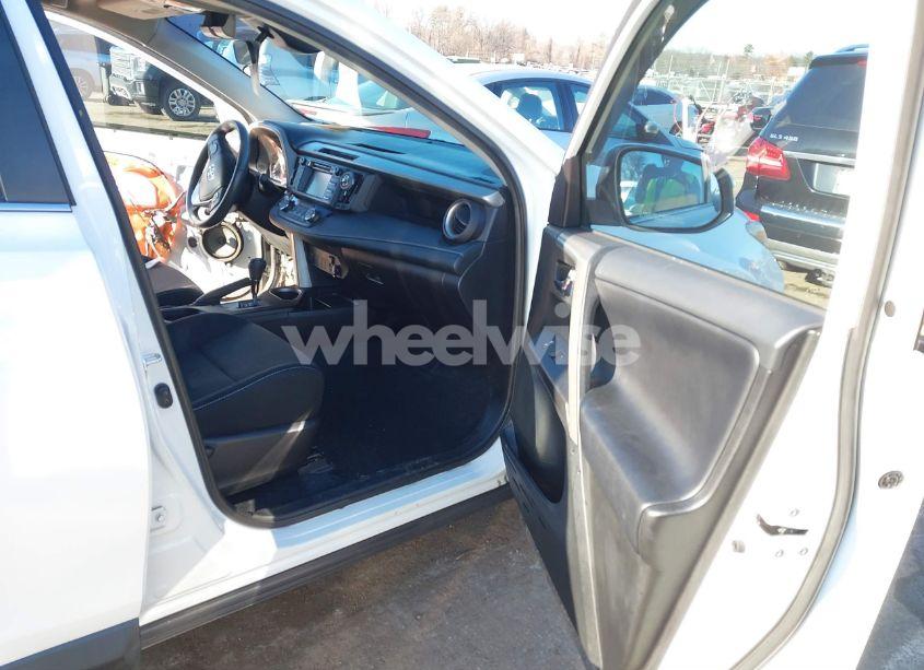 Photo 5 of 2018 Toyota Rav4 ADVENTURE/XLE (VIN 2T3WFREV2JW498720)