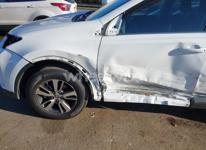 Photo 6 of 2018 Toyota Rav4 ADVENTURE/XLE (VIN 2T3WFREV2JW498720)