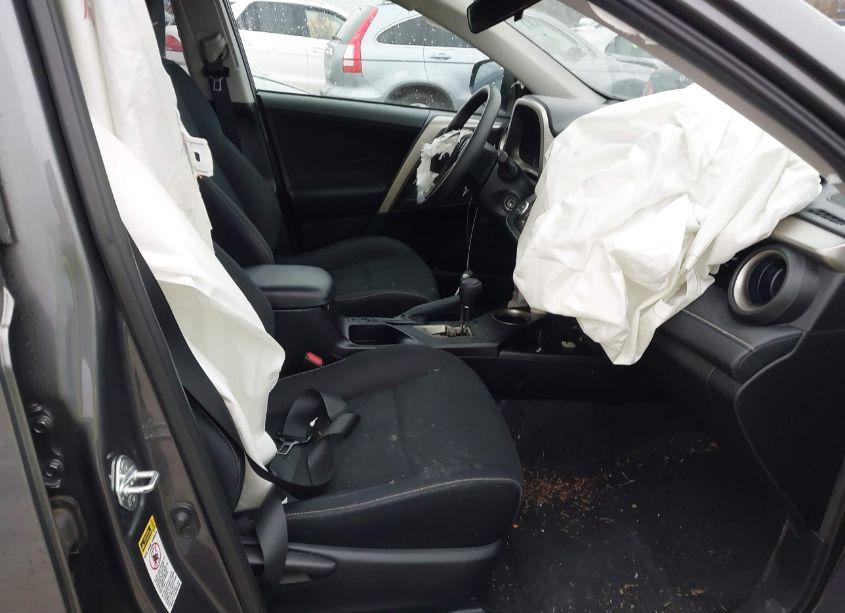 Photo 5 of 2013 Toyota Rav4 XLE (VIN 2T3WFREV3DW060163)