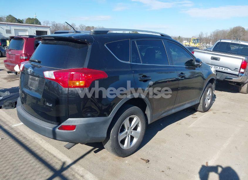 Photo 4 of 2014 Toyota Rav4 XLE (VIN 2T3WFREV3EW115728)
