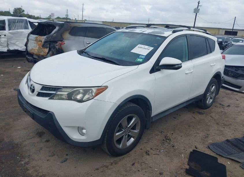 Photo 2 of 2015 Toyota Rav4 XLE (VIN 2T3WFREV3FW210484)