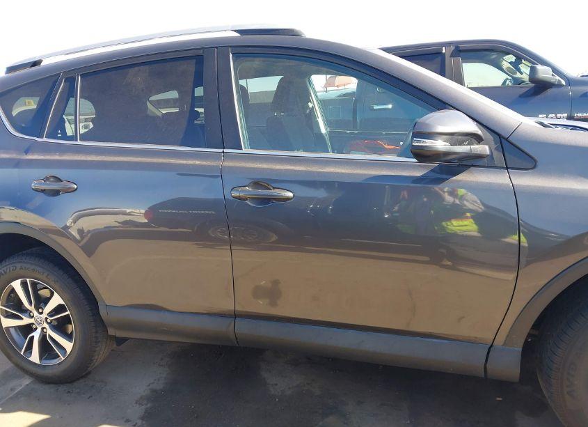 Photo 14 of 2016 Toyota Rav4 XLE (VIN 2T3WFREV3GW241865)