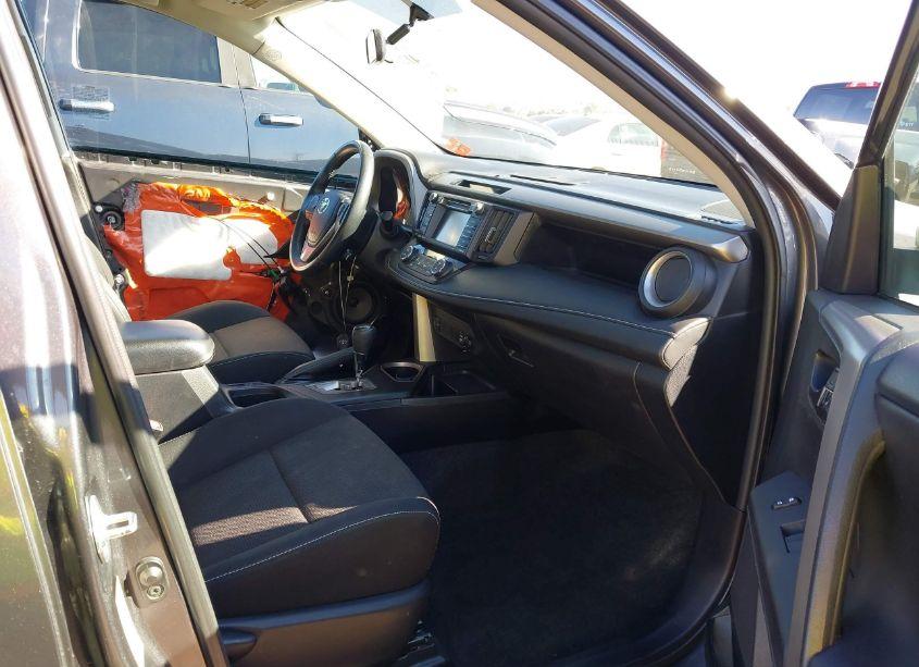 Photo 5 of 2016 Toyota Rav4 XLE (VIN 2T3WFREV3GW241865)