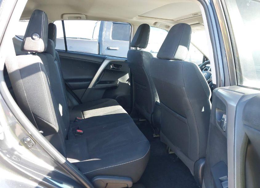 Photo 8 of 2016 Toyota Rav4 XLE (VIN 2T3WFREV3GW241865)