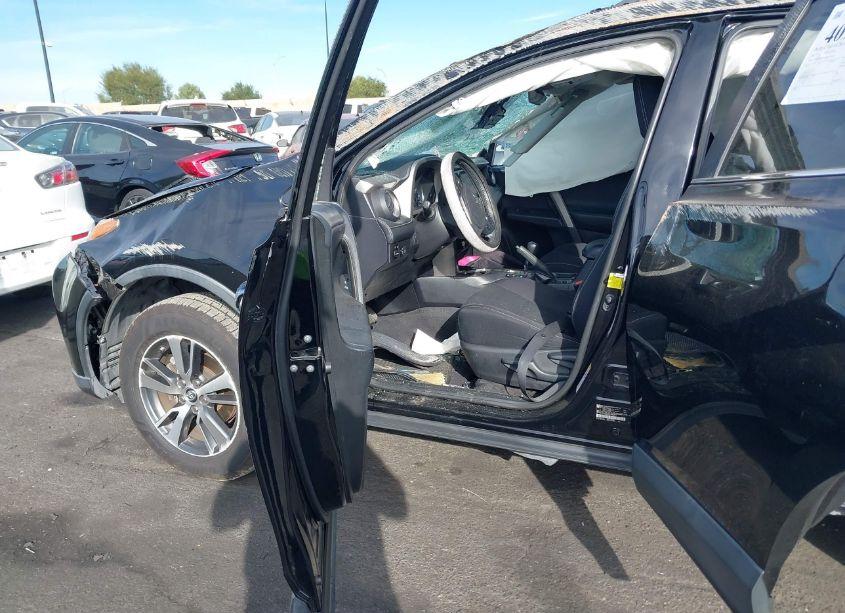 Photo 5 of 2017 Toyota Rav4 XLE (VIN 2T3WFREV3HW331762)