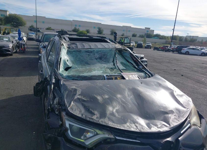 Photo 6 of 2017 Toyota Rav4 XLE (VIN 2T3WFREV3HW331762)