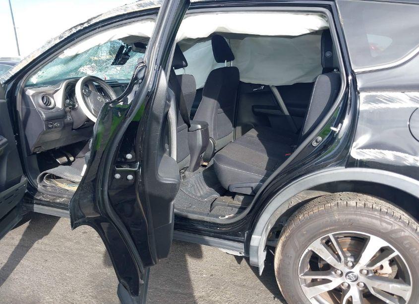 Photo 8 of 2017 Toyota Rav4 XLE (VIN 2T3WFREV3HW331762)