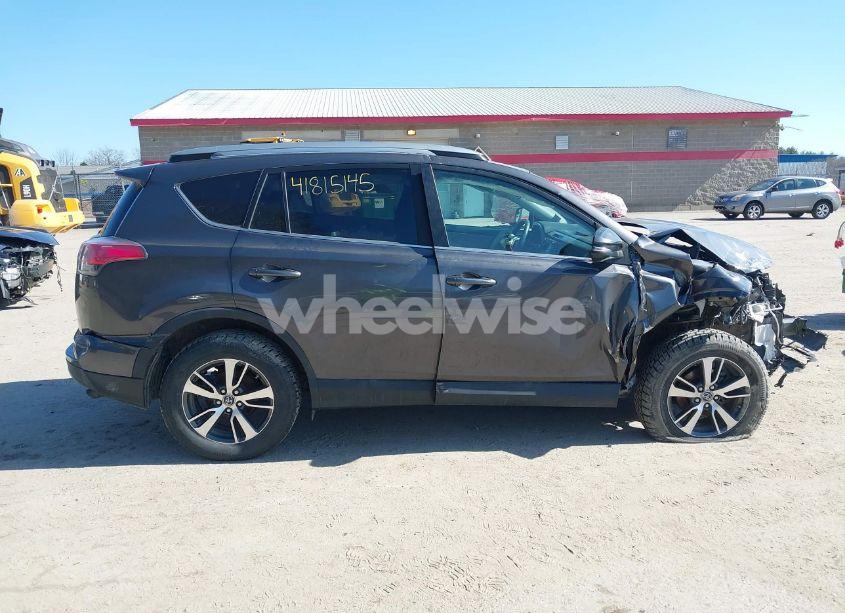 Photo 13 of 2017 Toyota Rav4 XLE (VIN 2T3WFREV3HW403849)
