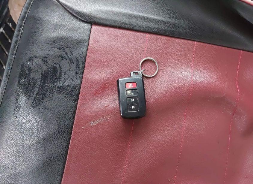 Photo 11 of 2018 Toyota Rav4 ADVENTURE/XLE (VIN 2T3WFREV3JW443161)