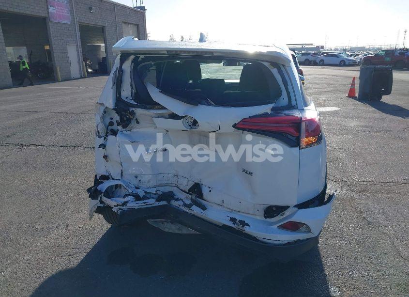 Photo 17 of 2018 Toyota Rav4 XLE (VIN 2T3WFREV3JW446948)