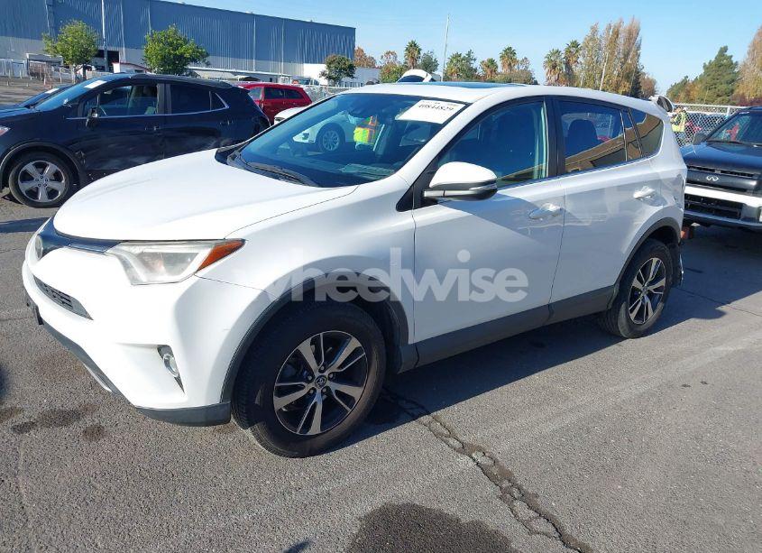 Photo 2 of 2018 Toyota Rav4 XLE (VIN 2T3WFREV3JW446948)