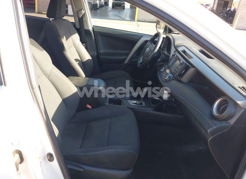 Photo 5 of 2018 Toyota Rav4 XLE (VIN 2T3WFREV3JW446948)