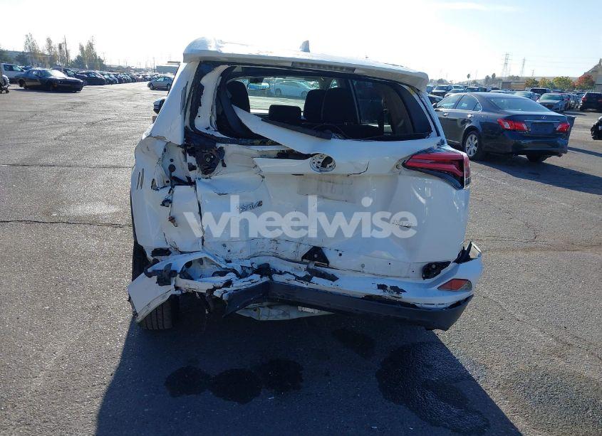 Photo 6 of 2018 Toyota Rav4 XLE (VIN 2T3WFREV3JW446948)