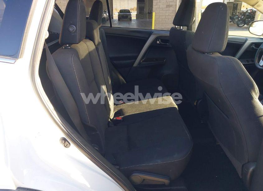 Photo 8 of 2018 Toyota Rav4 XLE (VIN 2T3WFREV3JW446948)