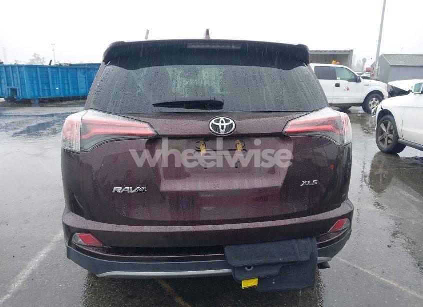 Photo 17 of 2018 Toyota Rav4 XLE (VIN 2T3WFREV3JW471932)