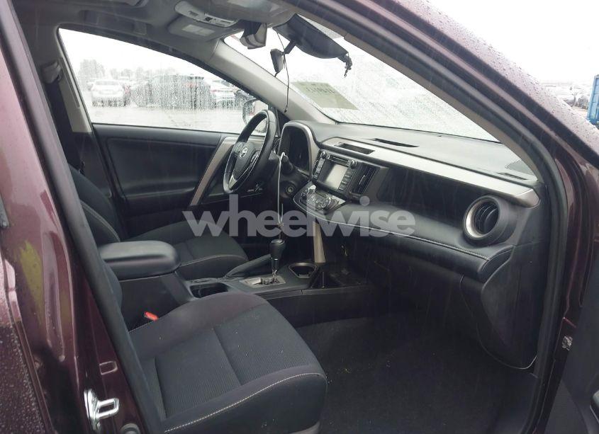 Photo 5 of 2018 Toyota Rav4 XLE (VIN 2T3WFREV3JW471932)