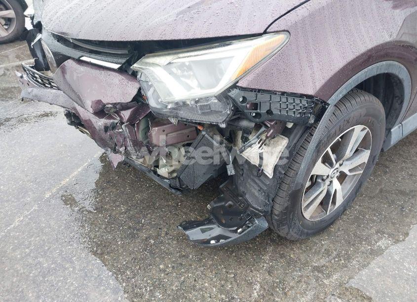 Photo 6 of 2018 Toyota Rav4 XLE (VIN 2T3WFREV3JW471932)