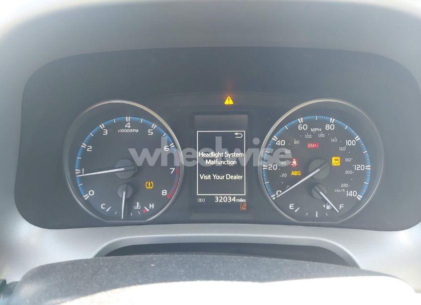 Photo 7 of 2018 Toyota Rav4 ADVENTURE/XLE (VIN 2T3WFREV3JW487726)