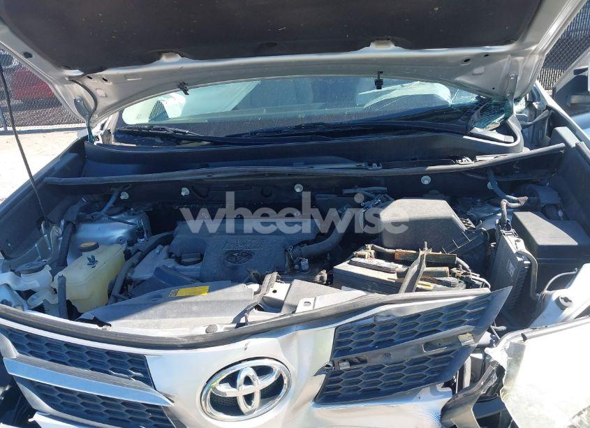 Photo 10 of 2013 Toyota Rav4 XLE (VIN 2T3WFREV4DW052363)