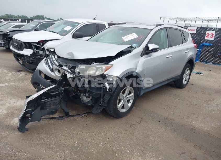Photo 2 of 2013 Toyota Rav4 XLE (VIN 2T3WFREV4DW052363)