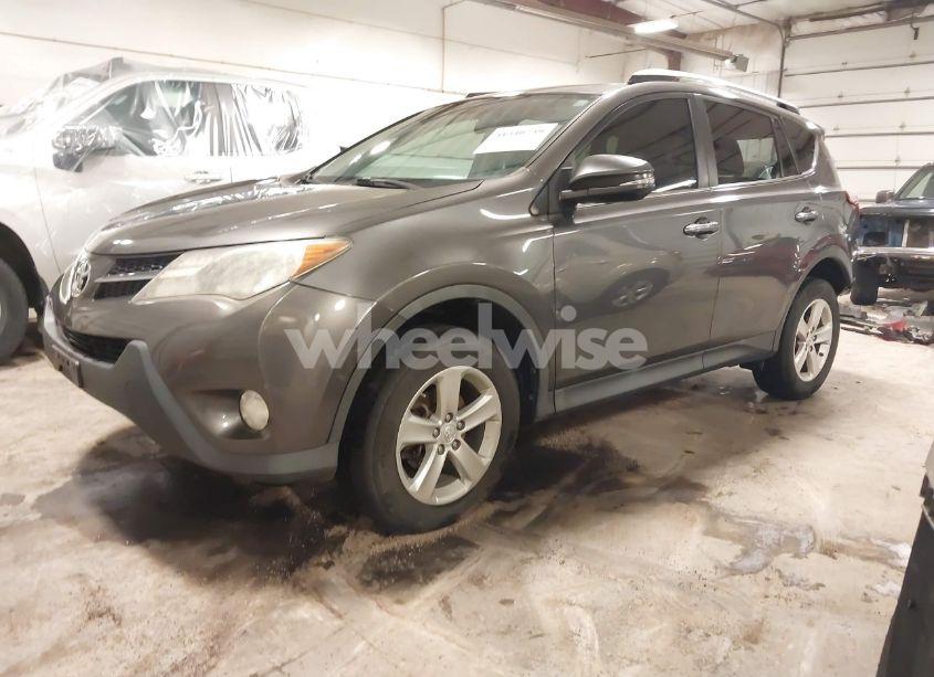 Photo 2 of 2013 Toyota Rav4 XLE (VIN 2T3WFREV4DW071270)