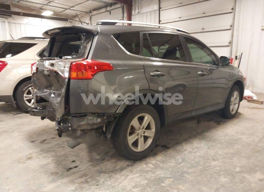 Photo 4 of 2013 Toyota Rav4 XLE (VIN 2T3WFREV4DW071270)