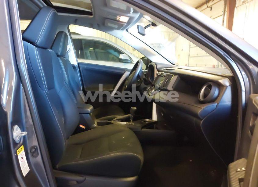 Photo 5 of 2013 Toyota Rav4 XLE (VIN 2T3WFREV4DW071270)