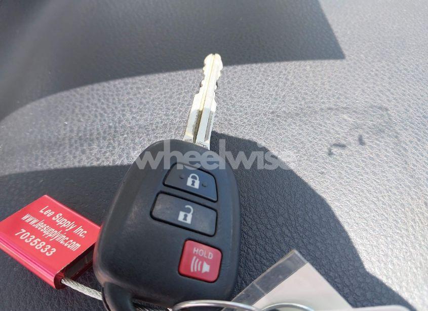 Photo 11 of 2015 Toyota Rav4 XLE (VIN 2T3WFREV4FW160226)