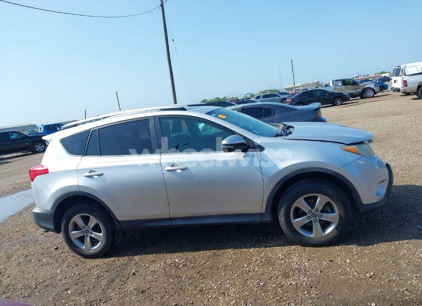 Photo 13 of 2015 Toyota Rav4 XLE (VIN 2T3WFREV4FW160226)