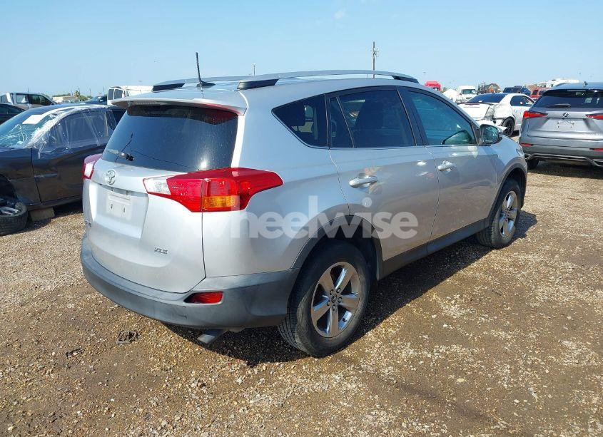 Photo 4 of 2015 Toyota Rav4 XLE (VIN 2T3WFREV4FW160226)
