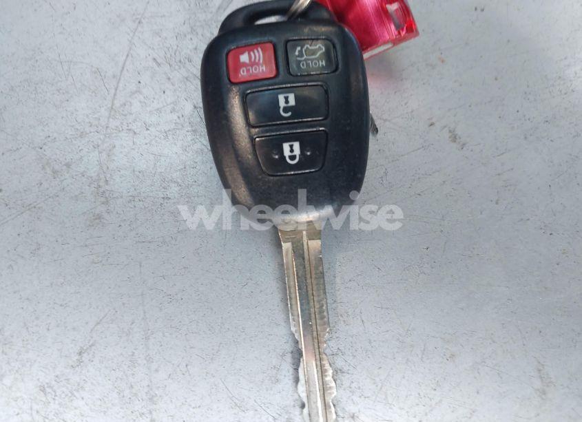 Photo 11 of 2015 Toyota Rav4 XLE (VIN 2T3WFREV4FW167578)