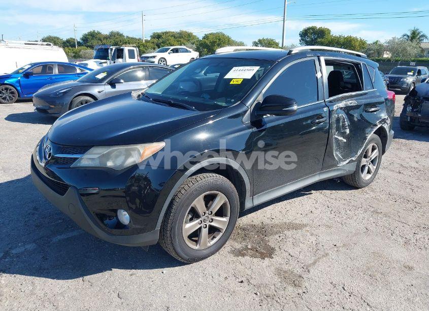 Photo 2 of 2015 Toyota Rav4 XLE (VIN 2T3WFREV4FW167578)