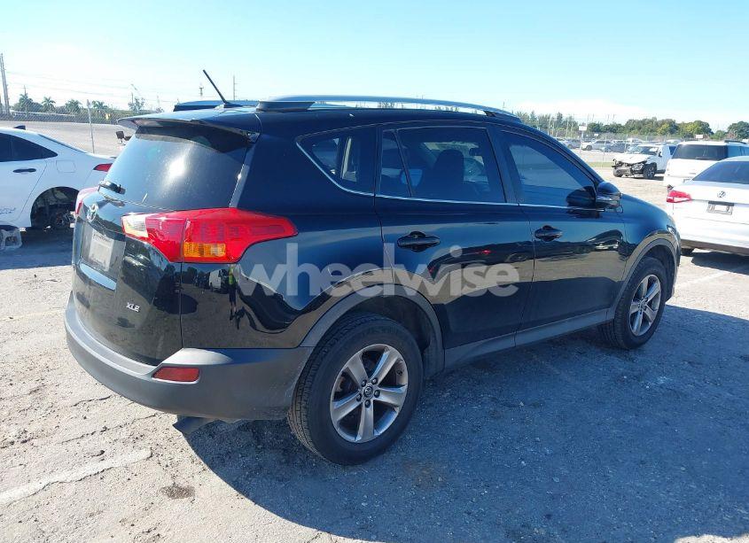 Photo 4 of 2015 Toyota Rav4 XLE (VIN 2T3WFREV4FW167578)