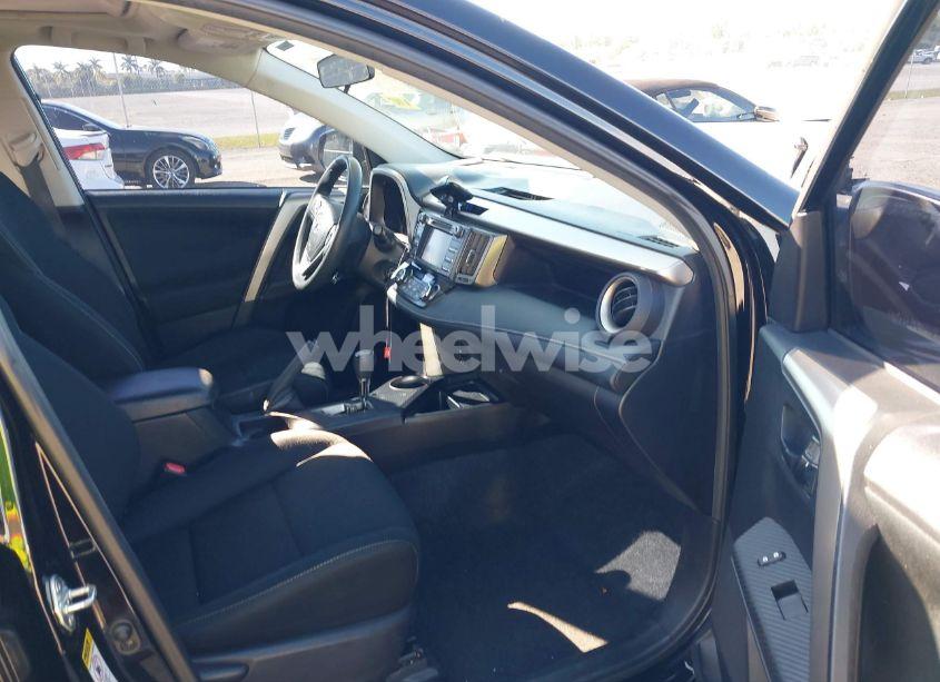 Photo 5 of 2015 Toyota Rav4 XLE (VIN 2T3WFREV4FW167578)