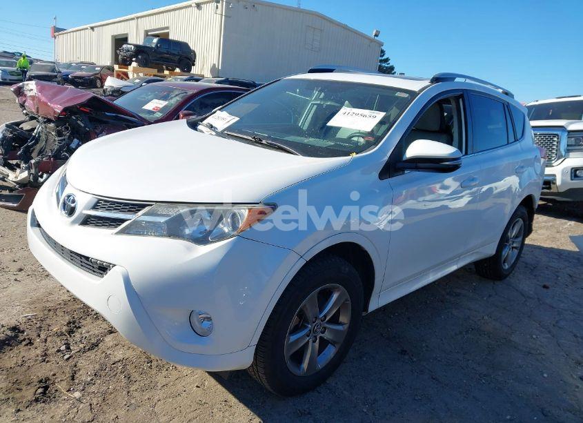 Photo 2 of 2015 Toyota Rav4 XLE (VIN 2T3WFREV4FW171145)