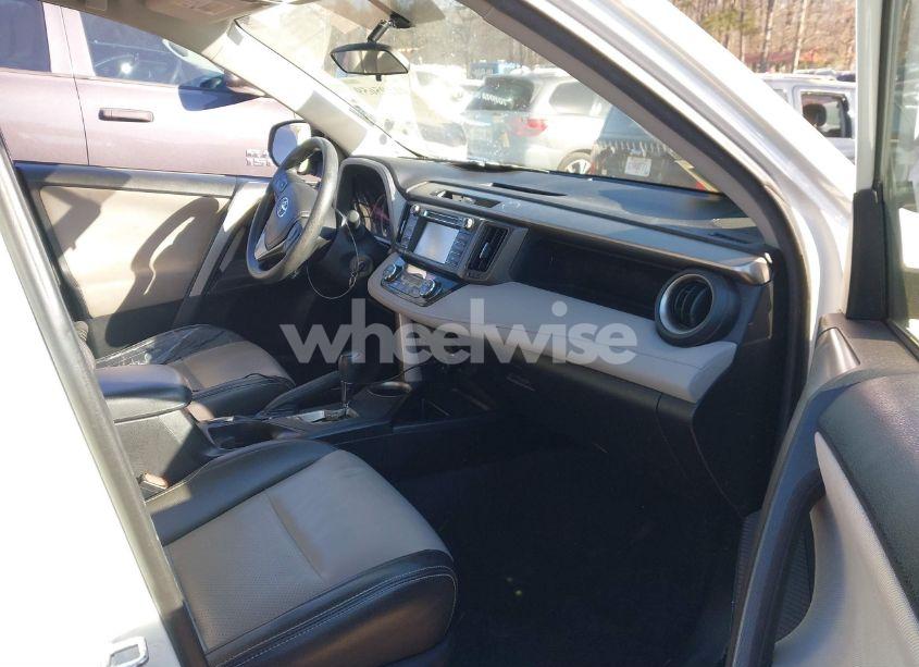 Photo 5 of 2015 Toyota Rav4 XLE (VIN 2T3WFREV4FW171145)