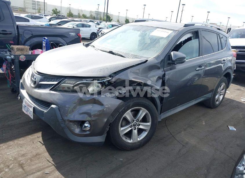 Photo 2 of 2015 Toyota Rav4 XLE (VIN 2T3WFREV4FW183876)