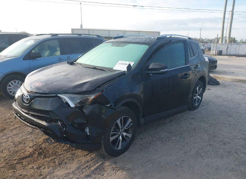 Photo 2 of 2016 Toyota Rav4 XLE (VIN 2T3WFREV4GW247092)