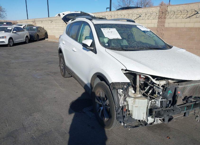 2016 Toyota Rav4 XLE (VIN 2T3WFREV4GW265592) main photo