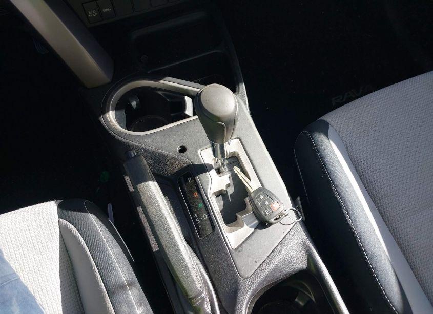 Photo 11 of 2016 Toyota Rav4 XLE (VIN 2T3WFREV4GW265592)