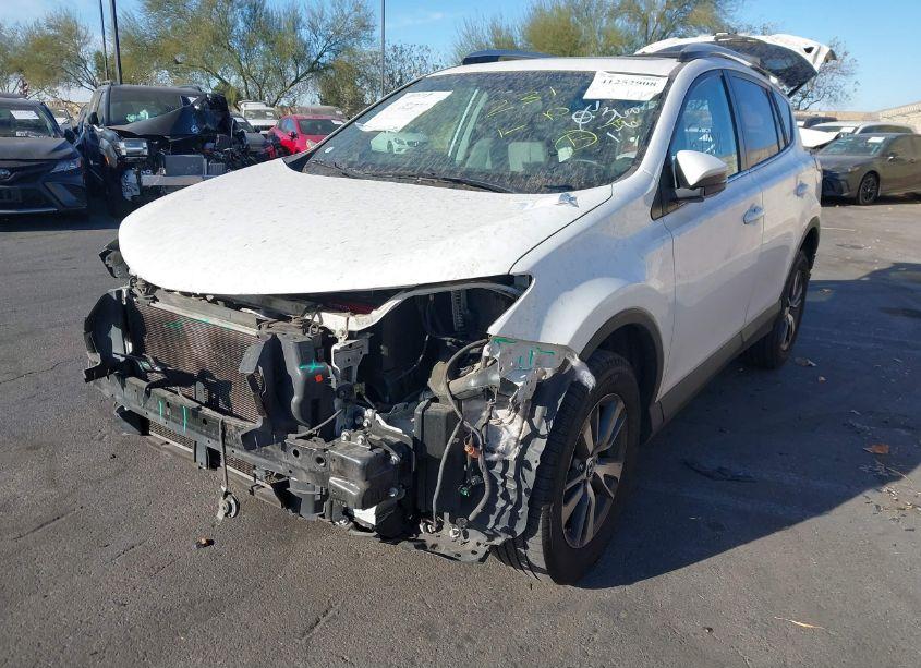 Photo 2 of 2016 Toyota Rav4 XLE (VIN 2T3WFREV4GW265592)