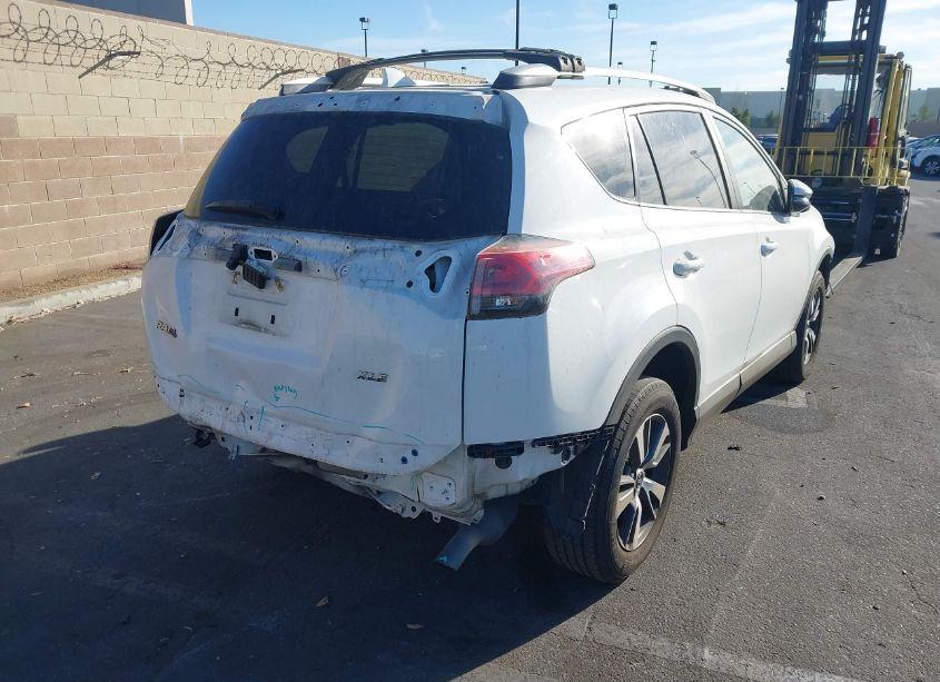 Photo 4 of 2016 Toyota Rav4 XLE (VIN 2T3WFREV4GW265592)
