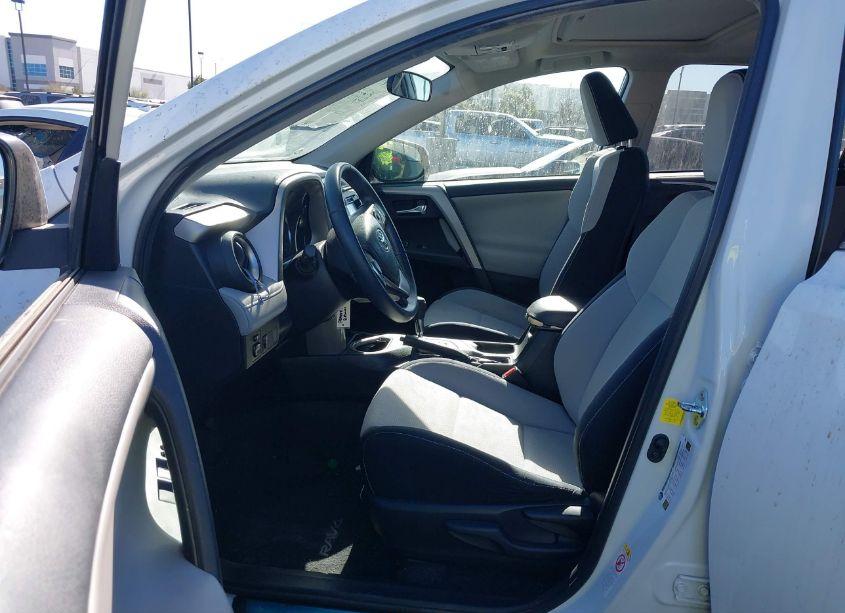 Photo 5 of 2016 Toyota Rav4 XLE (VIN 2T3WFREV4GW265592)