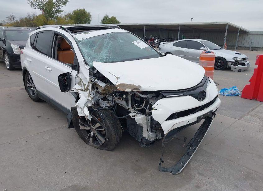 2016 Toyota Rav4 XLE (VIN 2T3WFREV4GW267908) main photo