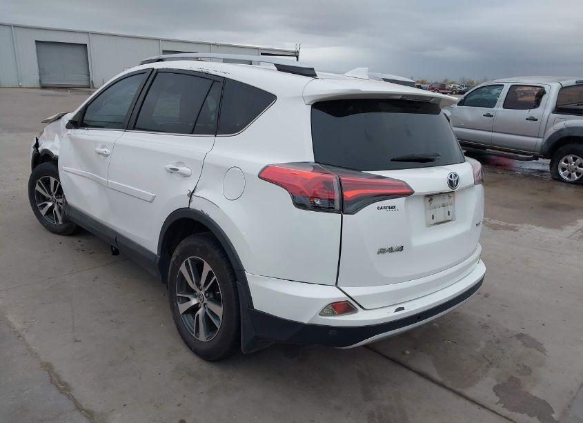 Photo 3 of 2016 Toyota Rav4 XLE (VIN 2T3WFREV4GW267908)