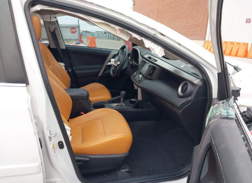 Photo 5 of 2016 Toyota Rav4 XLE (VIN 2T3WFREV4GW267908)