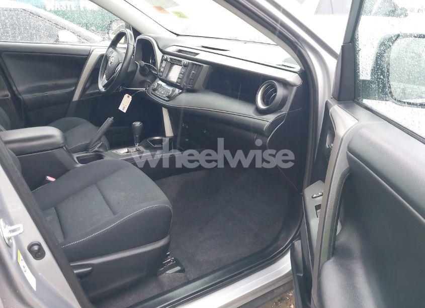 Photo 5 of 2016 Toyota Rav4 XLE (VIN 2T3WFREV4GW287186)