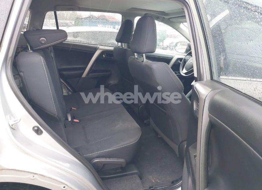 Photo 8 of 2016 Toyota Rav4 XLE (VIN 2T3WFREV4GW287186)